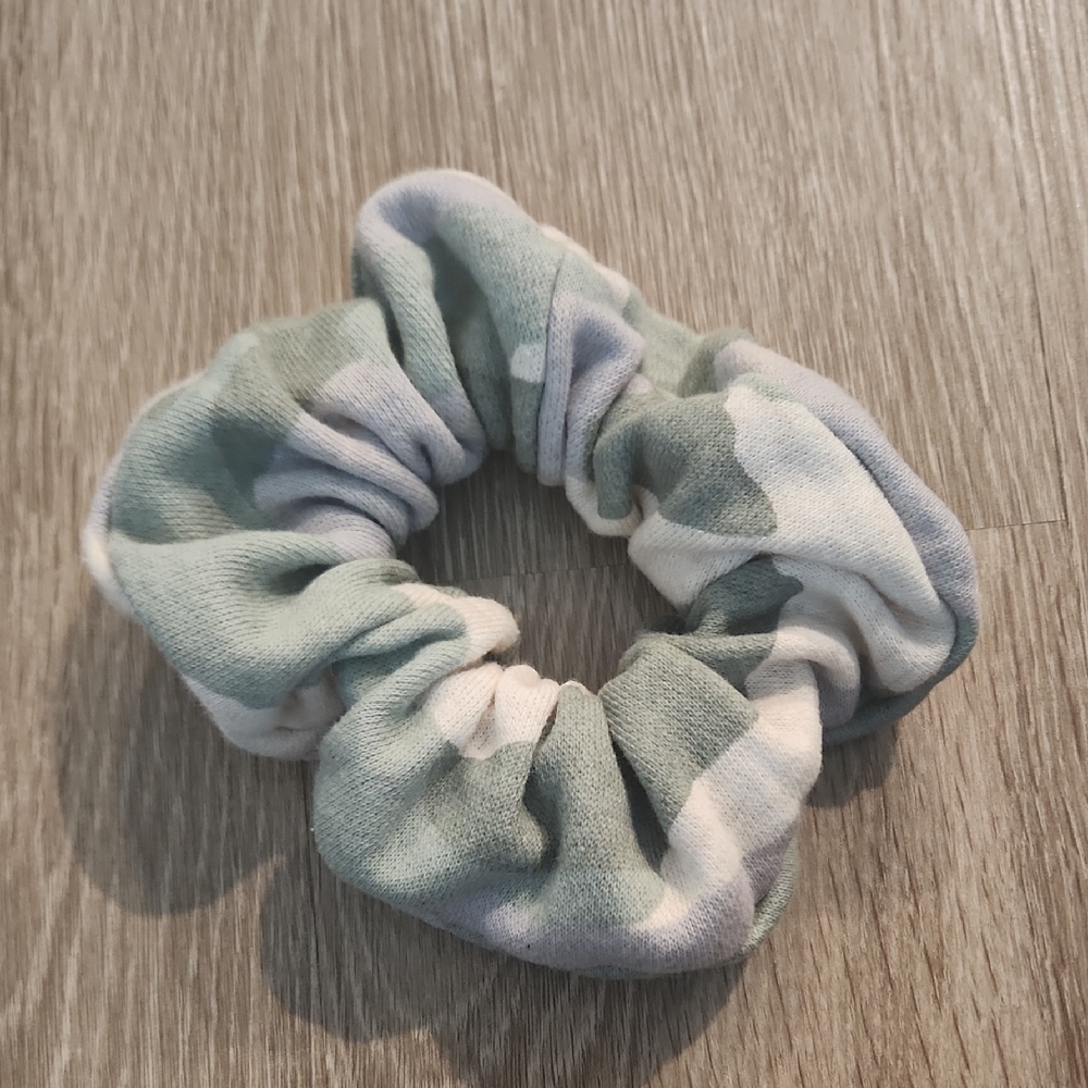 Oversize Scrunchie